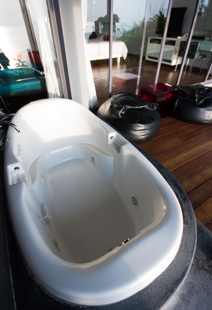 The Privilege Suite with Spectacular Sea View - Photo 3