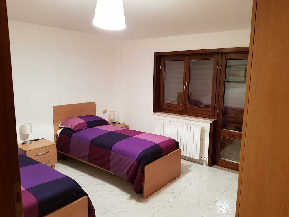 Twin Room, Shared Bathroom photo 2