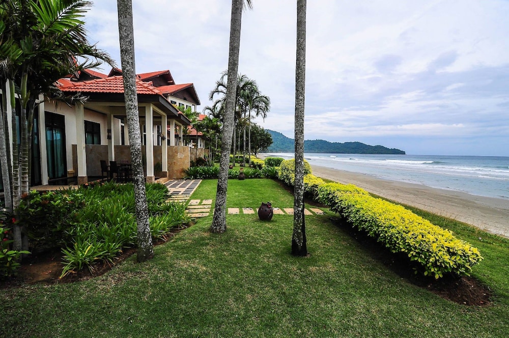 2 Bedroom Sea Front Pool Villa photo 2