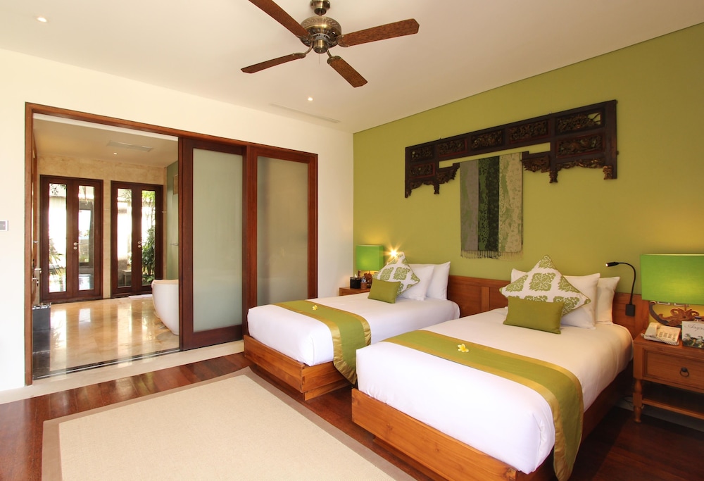 Puri Salila 3 Bedrooms Luxury Beachfront Villa with Private Pool and Free 8 Hours Car Usage photo 2