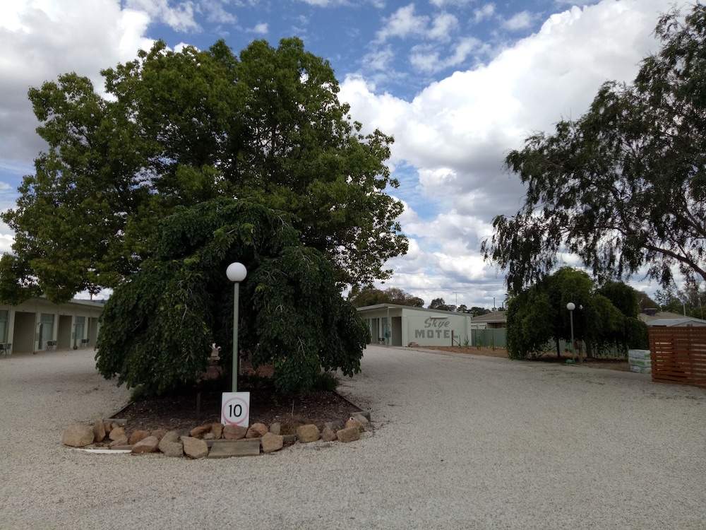 Family Room, Multiple Beds, Garden View photo 2