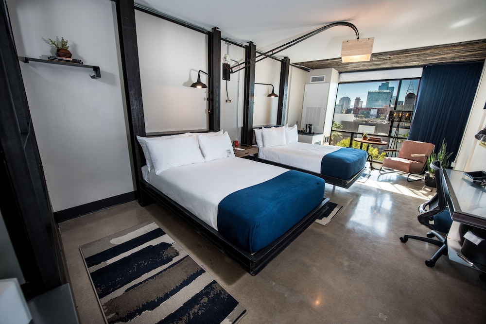 Standard Room, 2 Double Beds - Photo 5