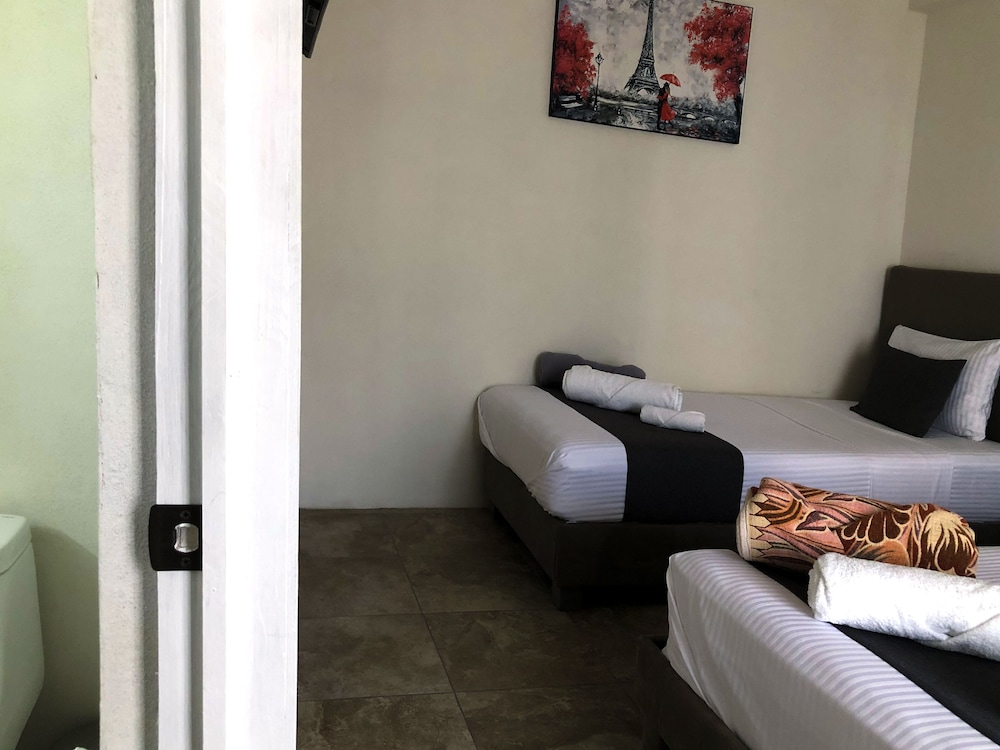Grand Triple Room photo 2