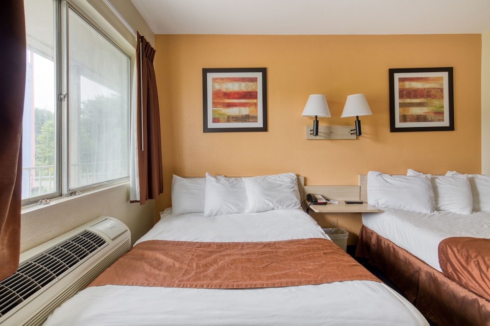 Room, 2 Double Beds, Non Smoking - Photo 4