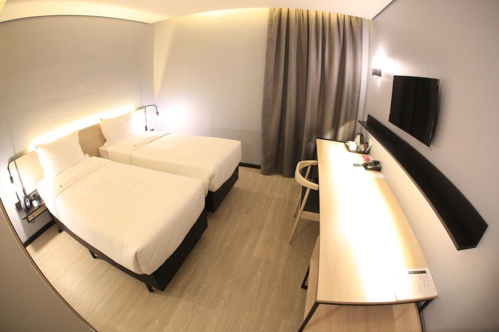 Twin Room, Accessible - Photo 1