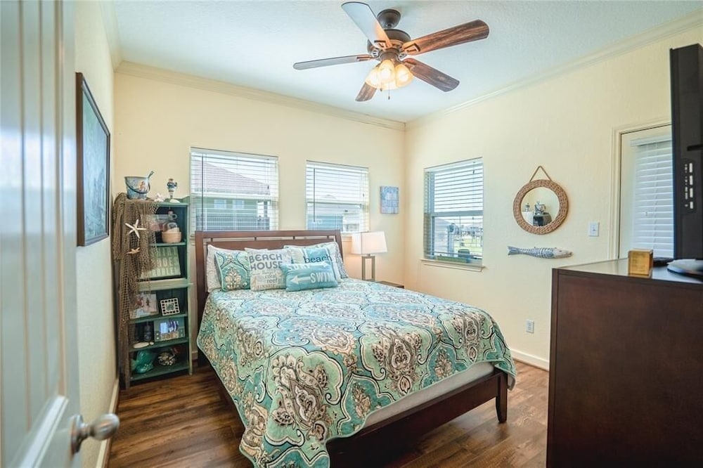 House, 4 Bedrooms photo 2