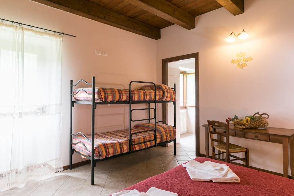 Quadruple Room, Hill View (Melograna) photo 3