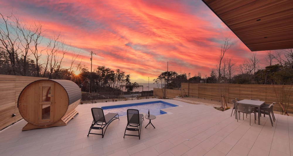 Luxury Villa photo 3
