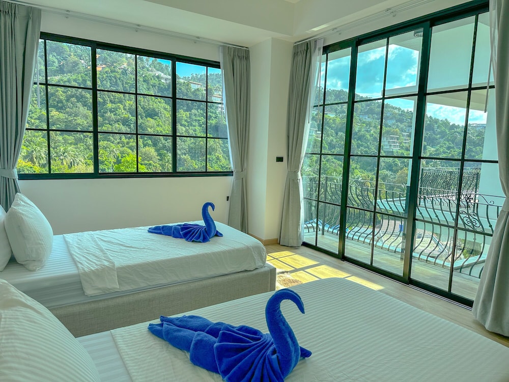 Luxury Villa photo 3