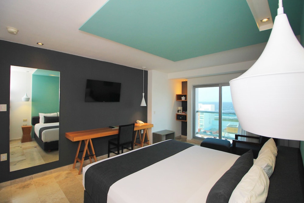 Standard Room, 1 King Bed, Sea View