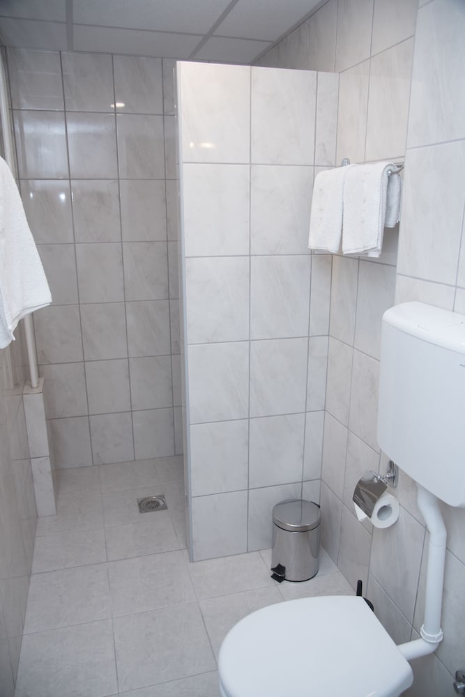 Superior Double or Twin Room - Photo 10