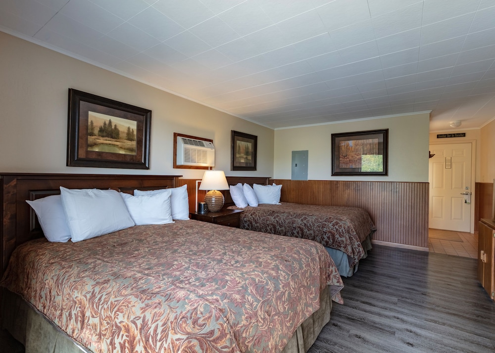 Standard Room, 2 Queen Beds, Non Smoking - Photo 3