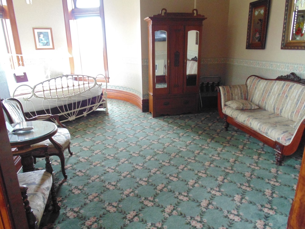 Honeymoon Suite, 1 King Bed, Ocean View photo 2