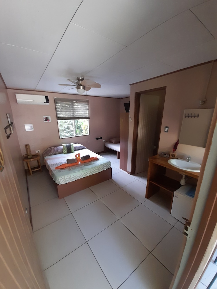 Standard Triple Room, Multiple Beds, Private Bathroom