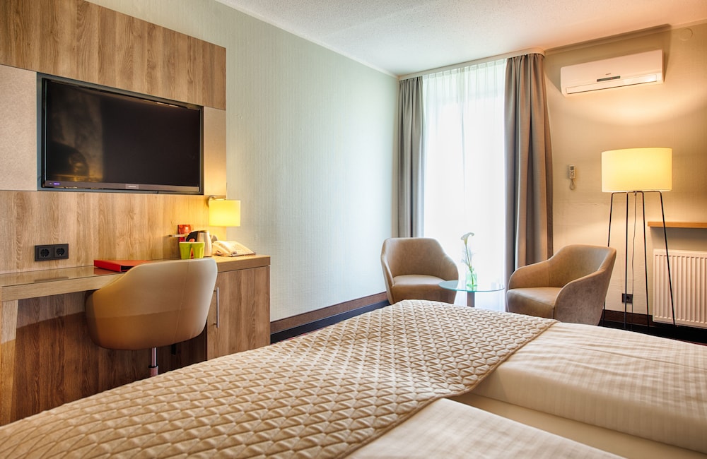 Comfort Double Room thumbnail 5