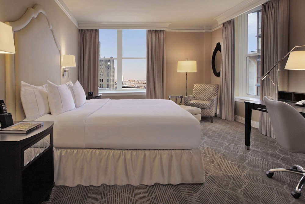 Deluxe Room, 1 King Bed - Photo 6