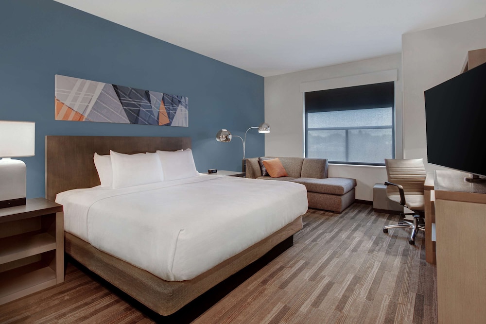 Room, 1 King Bed (Den) - Photo 5