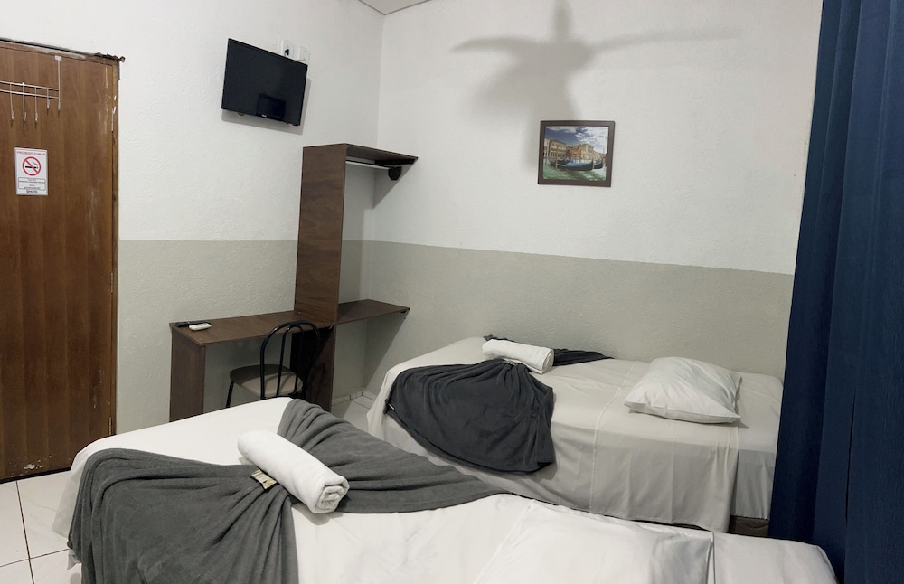 Standard Twin Room photo 2
