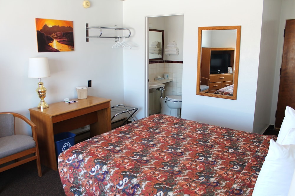 Standard Room, 1 Queen Bed