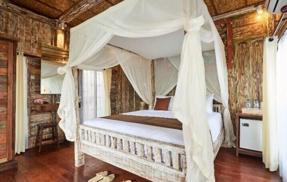 Deluxe Room, Pool View - Photo 6