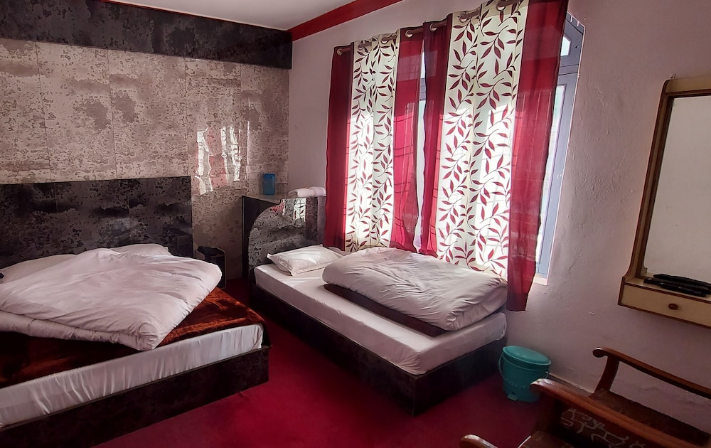 Deluxe Twin Room photo 3