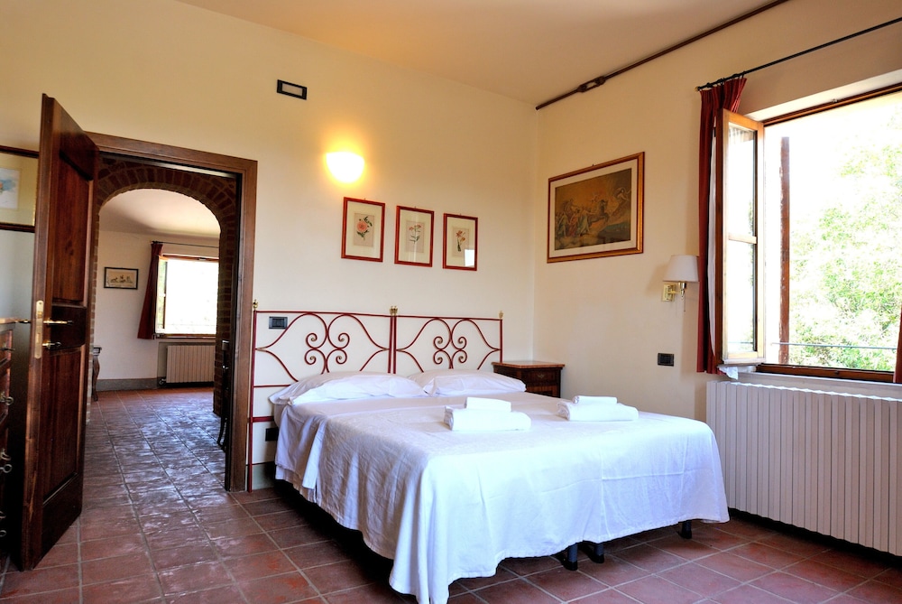 Three-Room Apartment (5P) photo 2