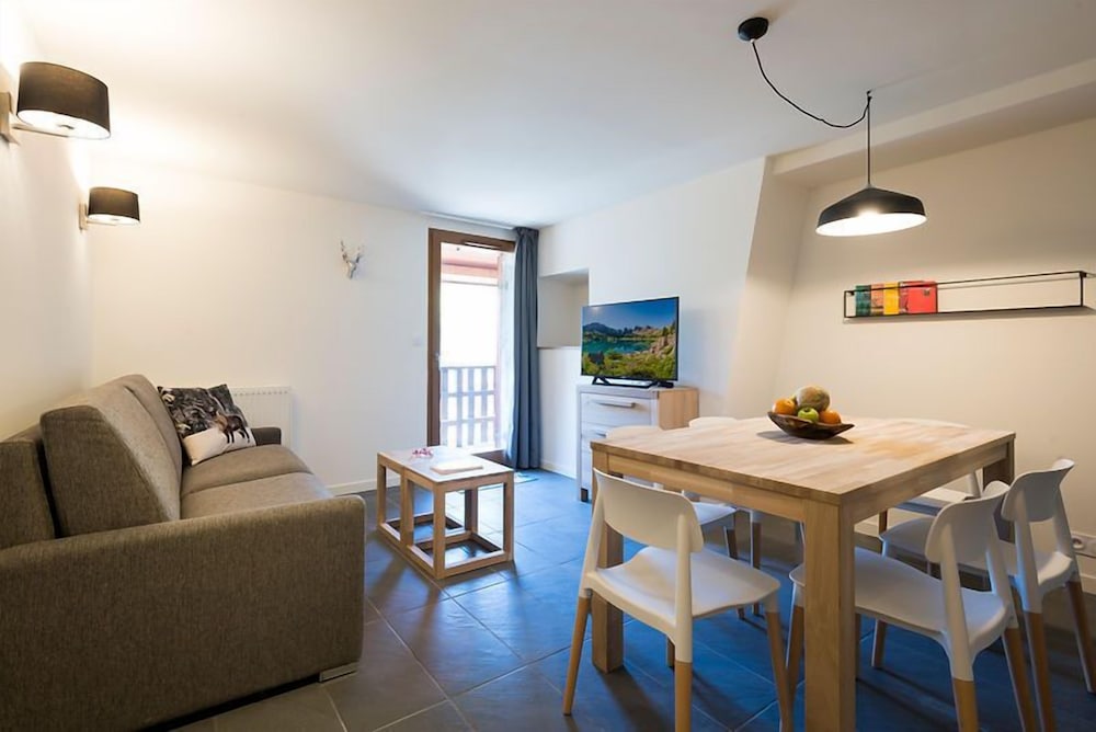 Comfort Apartment, 2 Bedrooms, Mountain View photo 3