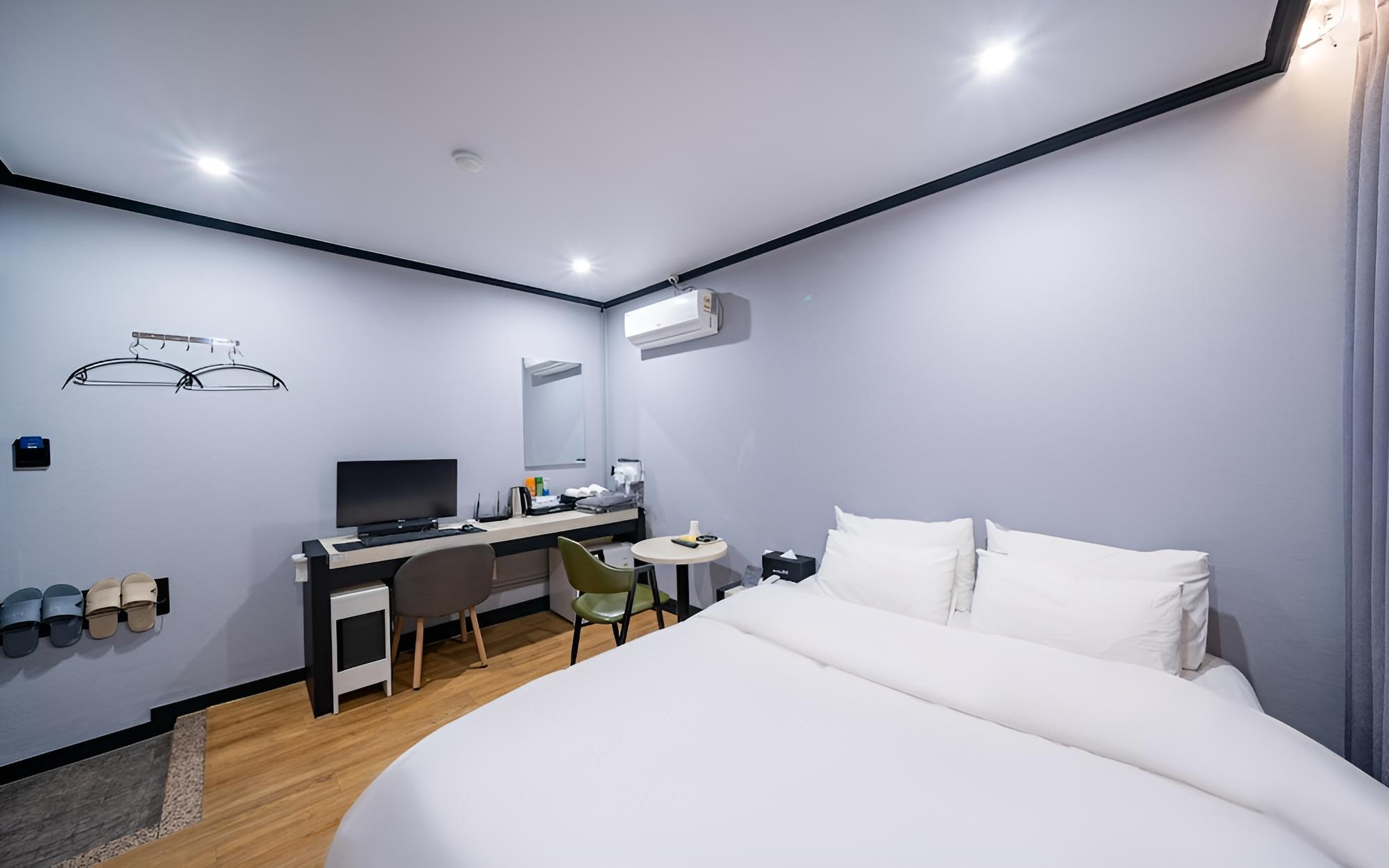 Room (Standard walk-in only (highest specif) photo 3