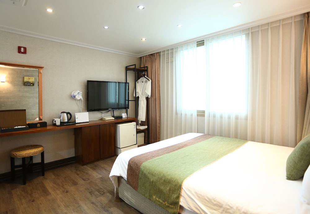 Standard Double Room, City View photo 2