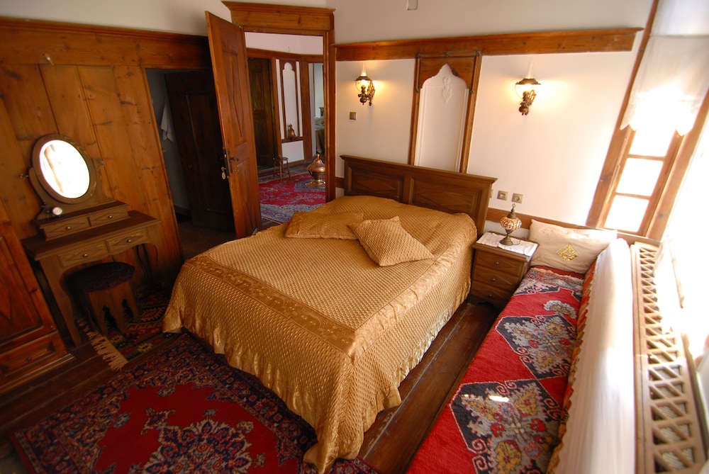 Traditional Double Room, Private Bathroom photo 1
