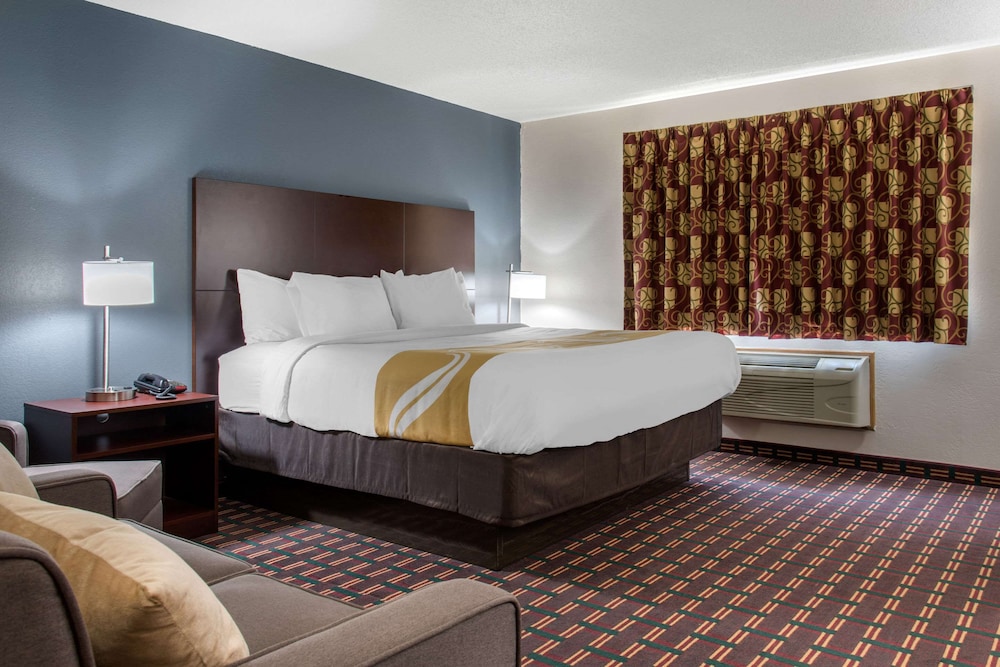 Standard Room, 1 King Bed, Non Smoking photo 1