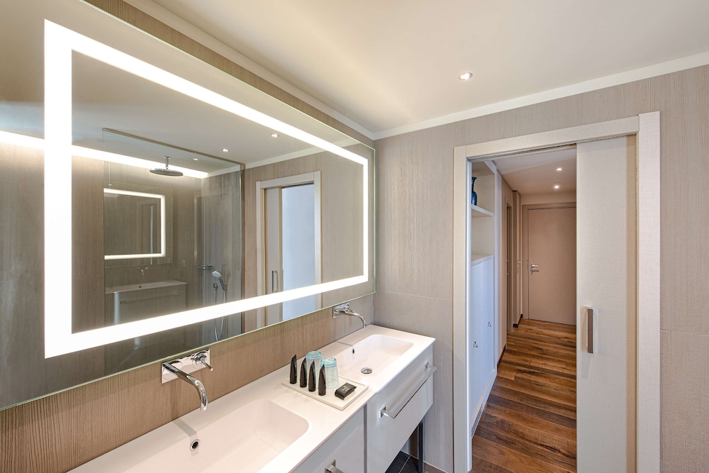 Junior Suite, 1 King Bed (Murano Junior Suite w/ Canal View)