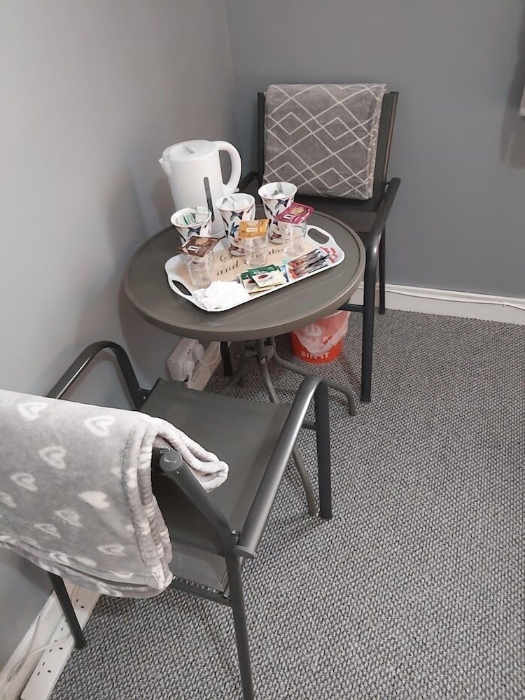 Family Room (Shared Bathroom) photo 2