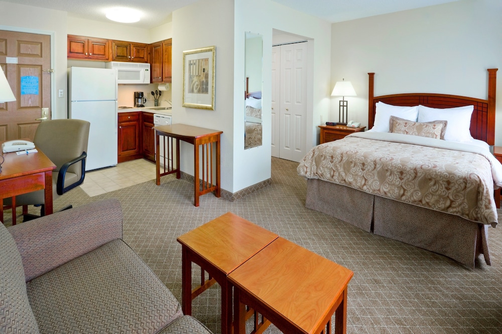 Studio Suite, 1 Queen Bed, Accessible, Kitchen (Communication Accessible)