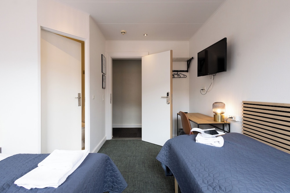 Standard Double Room - Photo 1