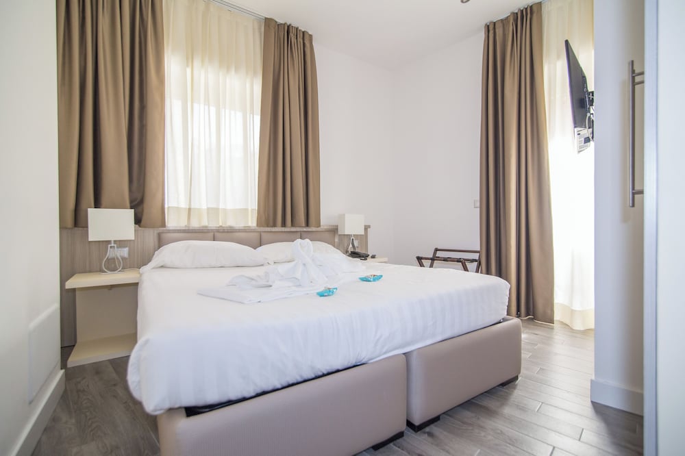 Deluxe Room, Balcony