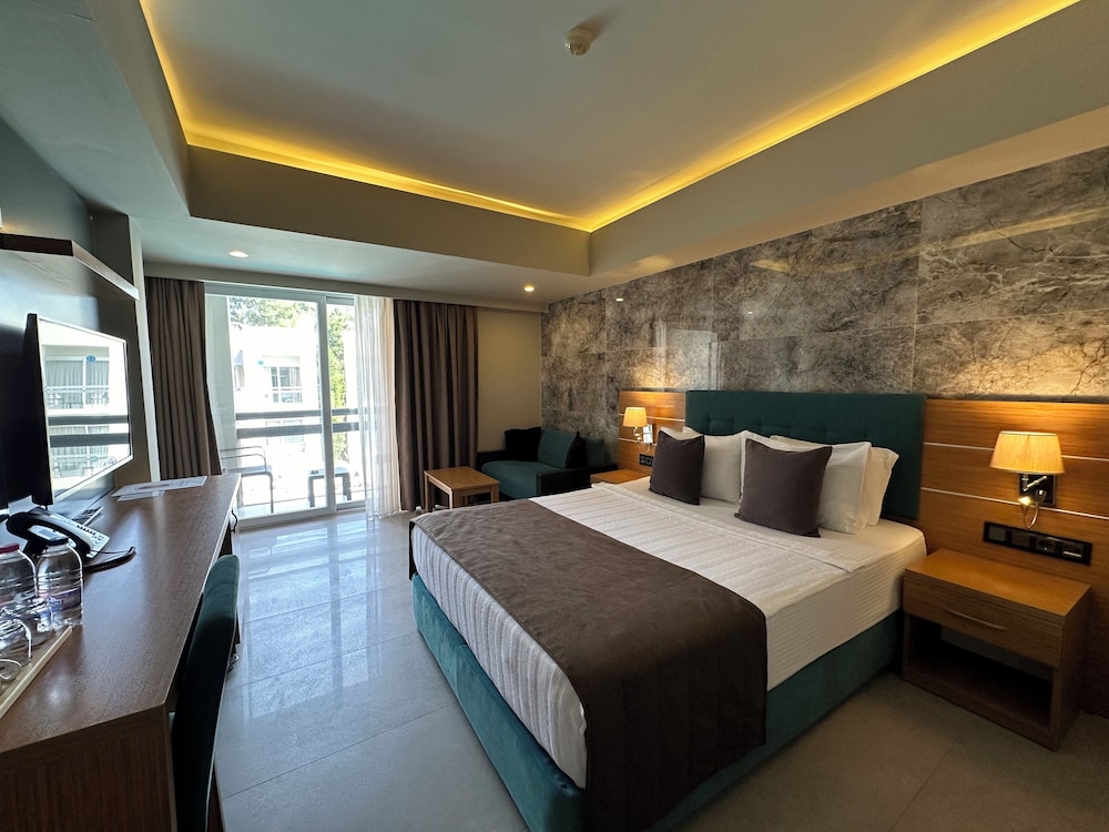 Standard Room, 1 Bedroom - Photo 1