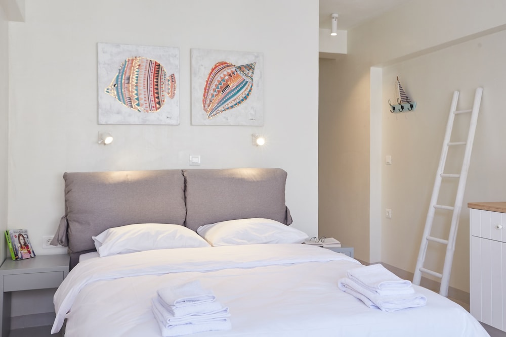 Start your Voyage from this Acropolis view Studio