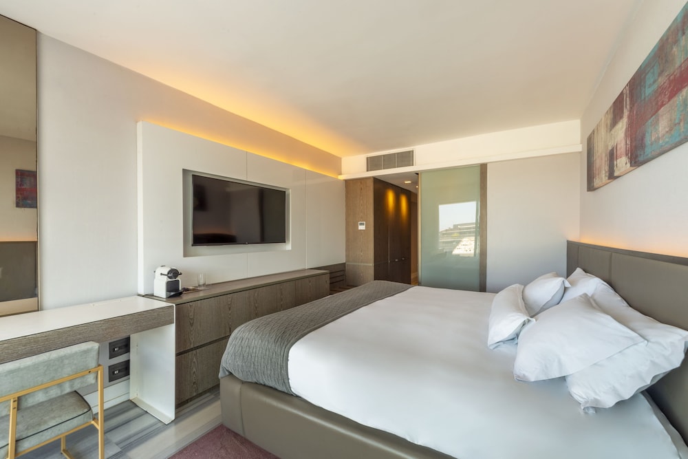 Available room