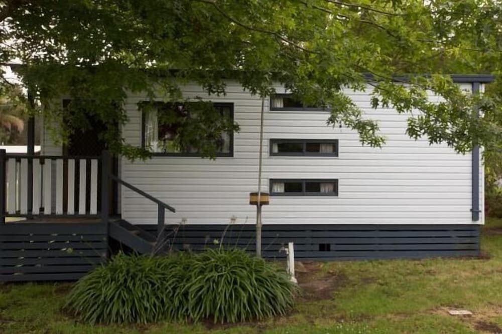 Lake Breeze Cabin photo 1