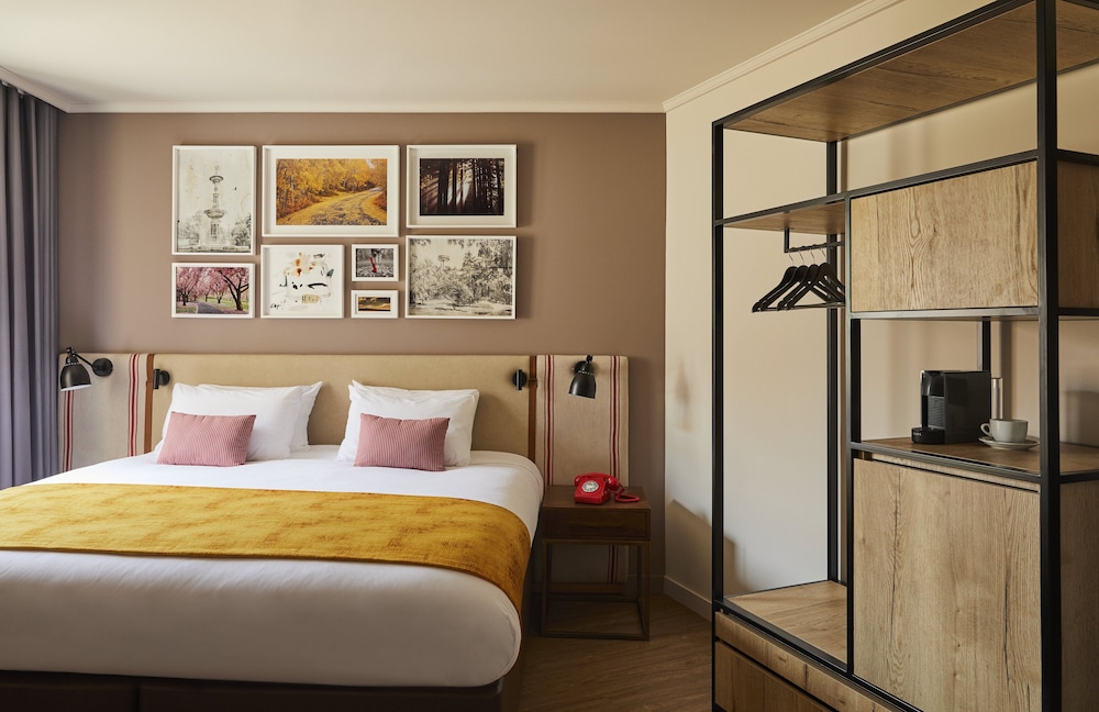 Suite, Multiple Beds - Photo 6