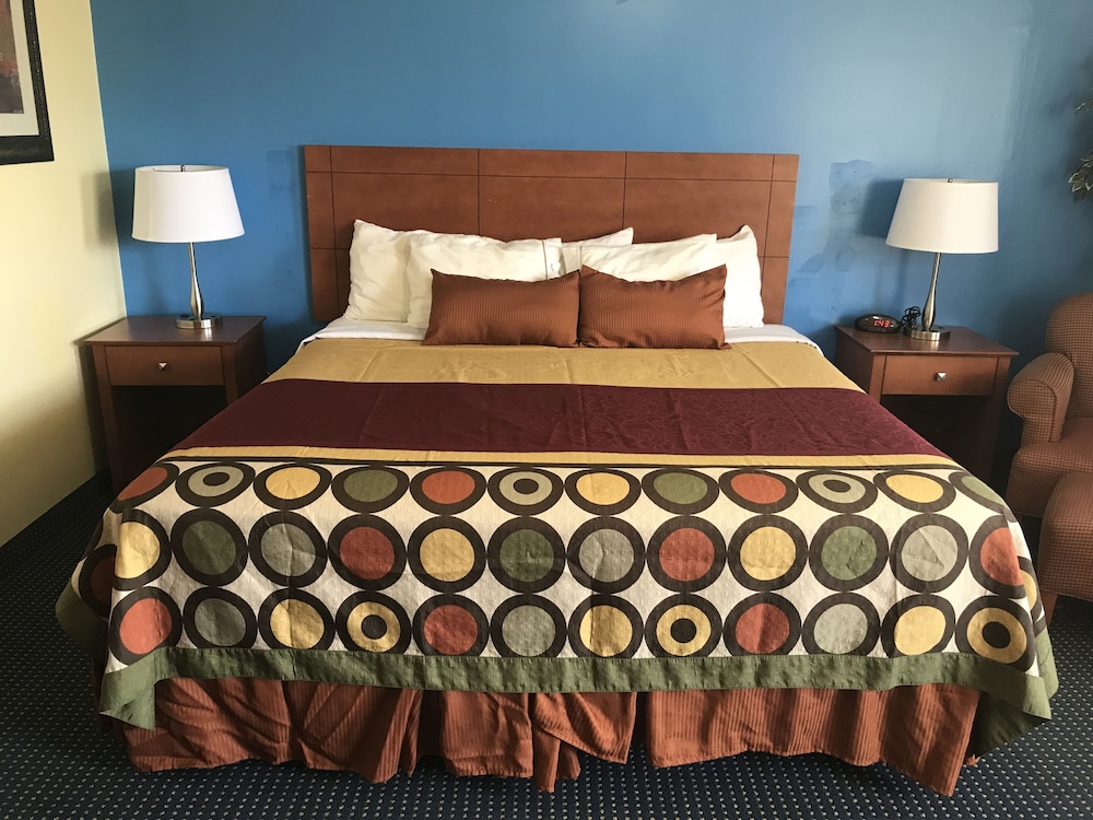 Deluxe Room, 1 King Bed photo 3