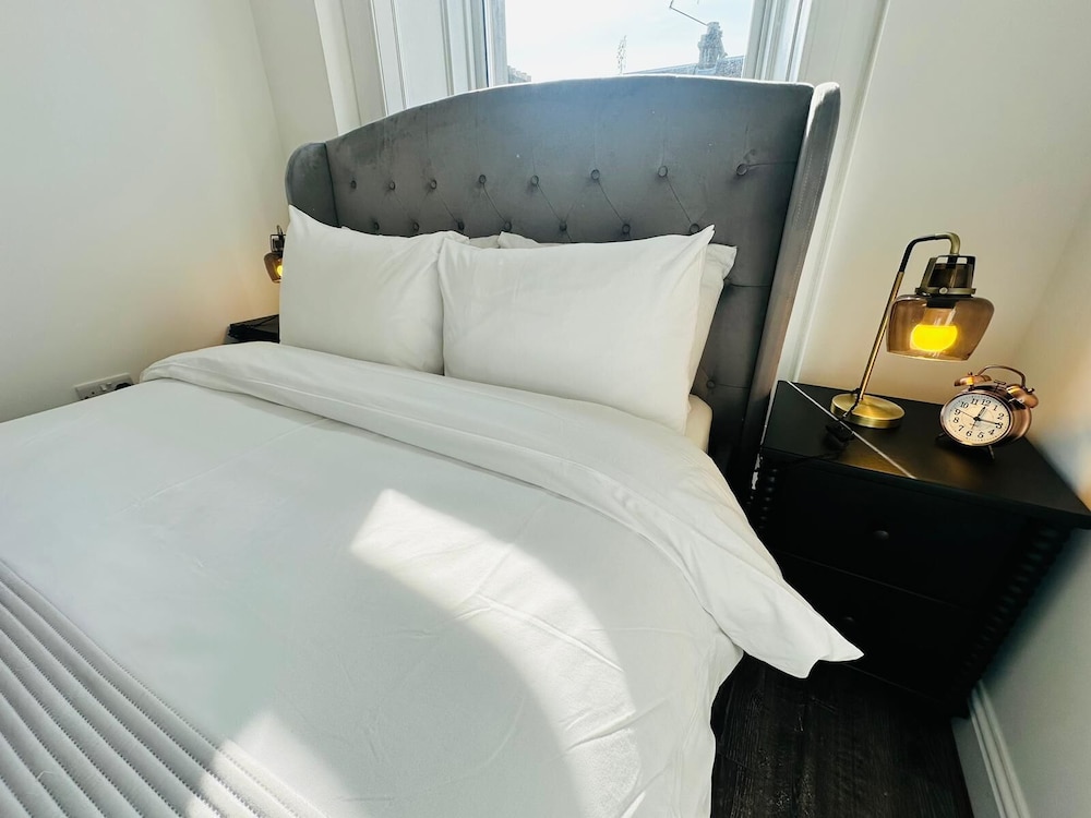 Apartment, 1 Double Bed with Sofa bed, Non Smoking, Private Bathroom photo 2