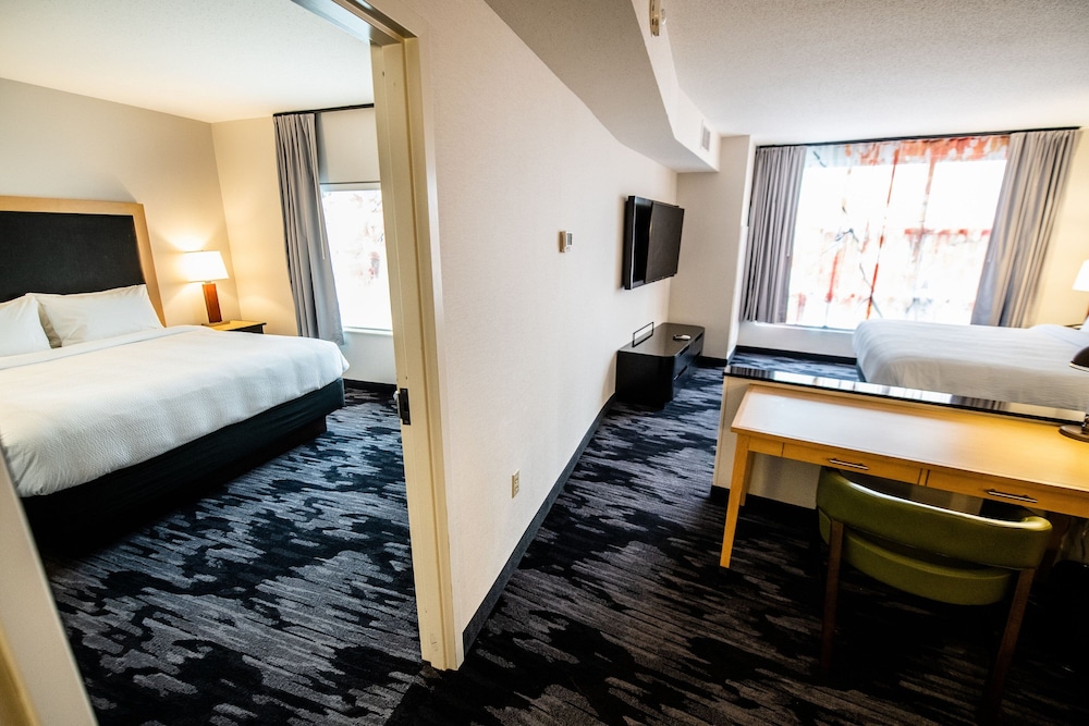 Suite, 2 Bedrooms photo 2