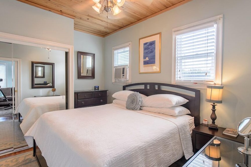 Luxury Suite with King, Room 8, 1 King Bed and 1 Sofa Bed photo 2