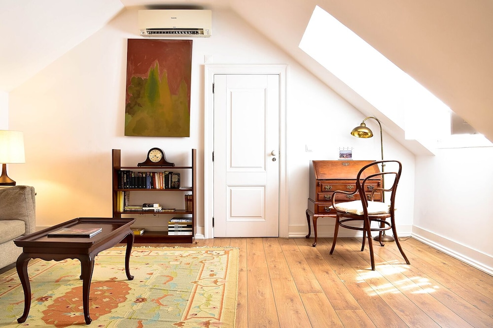 Deluxe Suite - Photo 15