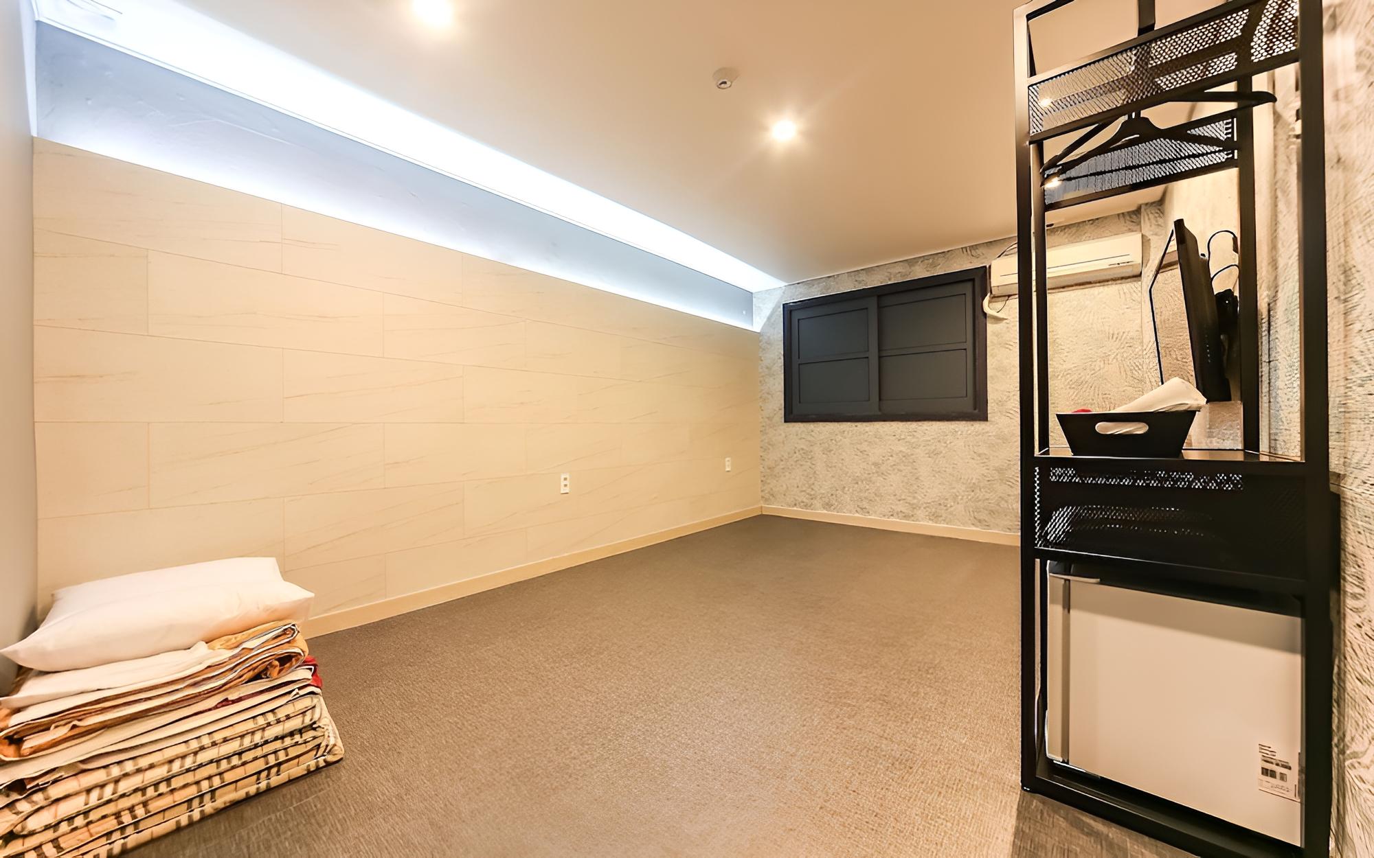 Room (Ondol (air purifier Netflix available) photo 3