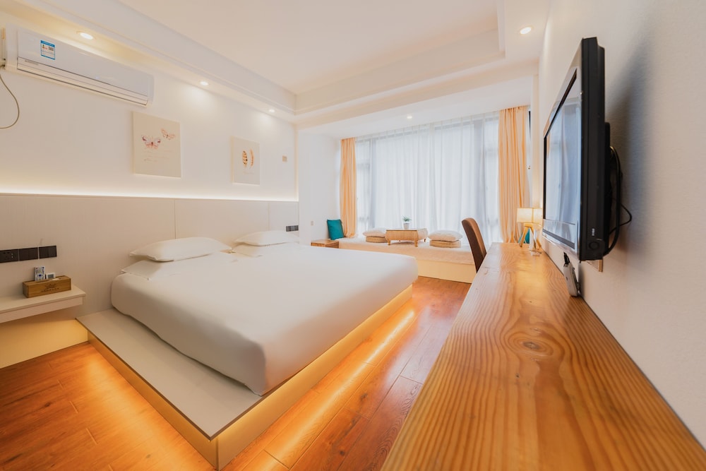 Comfort Room, Mountain View