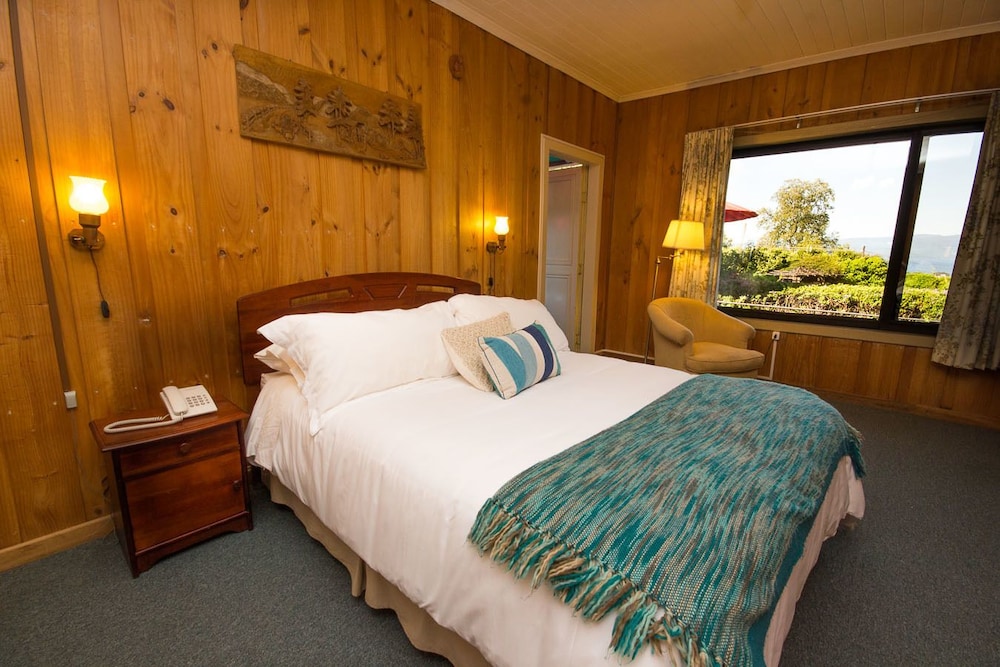 Superior Double Room, 1 King Bed, Terrace, Lake View photo 3