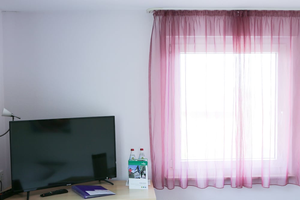 Classic Double Room, Ensuite, Garden View (Doppelzimmer Grand lit) photo 2